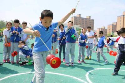 抖空竹